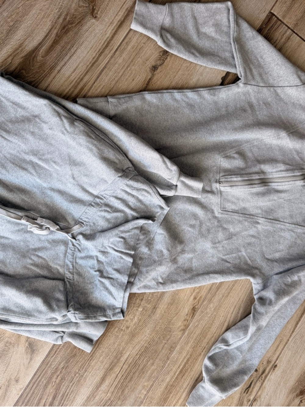 Maternity Jogger Pants and sweater in Light Gray - Picture 4 of 11